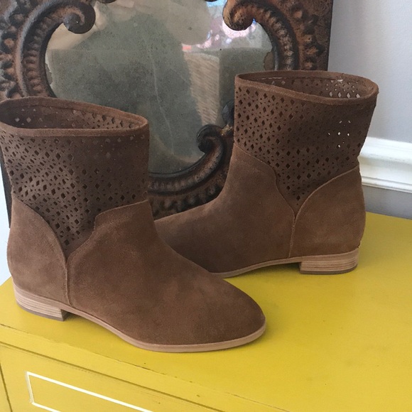 Michael Kors Shoes - NEW MICHAEL KORS BOOT BROWN SZ 8 NEVER WORN